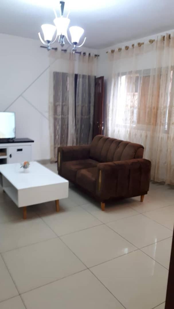 Signorile Jo 2 Apartment Yaounde Exterior photo